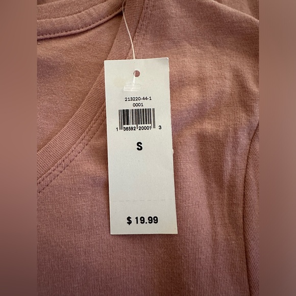 Banana Republic Tee - Picture 4 of 5